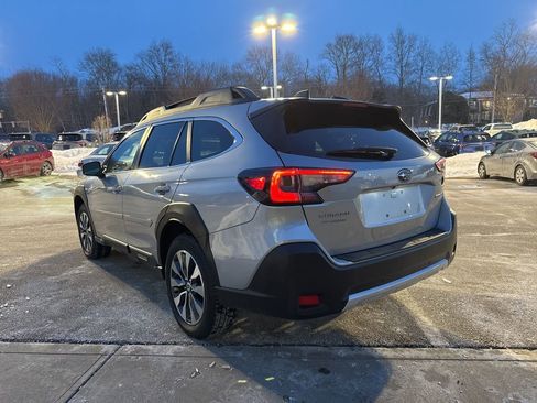 Used 2023 Subaru Outback Limited image 5