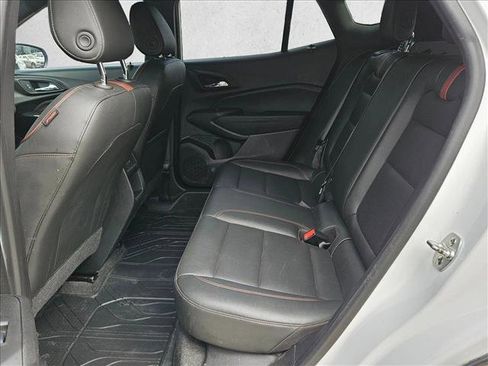 Used 2024 Chevrolet Trax RS w/ Sunroof Package FWD image 19