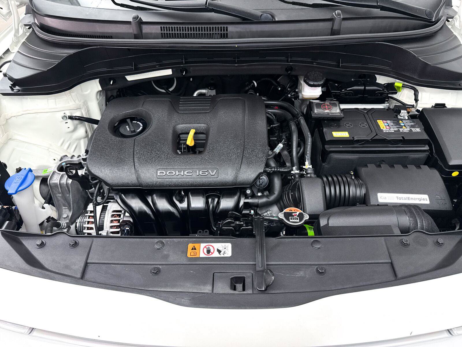 Used 2025 Kia Soul LX w/ LX Technology Package FWD image 7