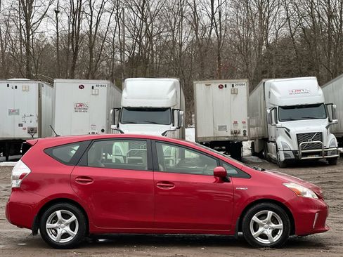 Used 2012 Toyota Prius V Two w/ Preferred Accessory Pkg FWD image 7
