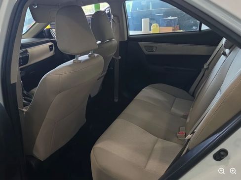 Used 2016 Toyota Corolla LE FWD image 5