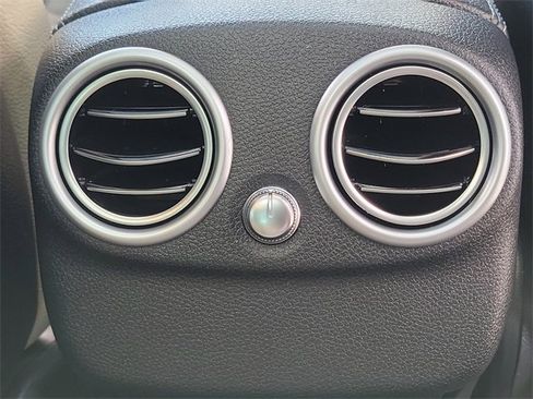 Used 2020 Mercedes-Benz C 300 Sedan image 25