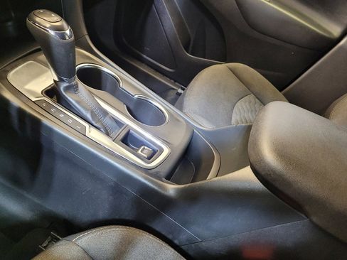 Used 2020 Chevrolet Equinox LT w/ Driver Convenience Package image 26