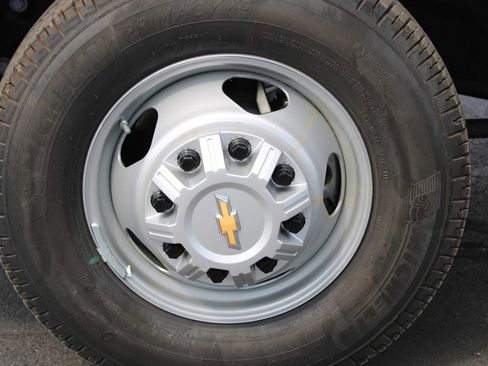 Used 2024 Chevrolet Silverado 3500 W/T w/ Snow Plow Prep Package image 30