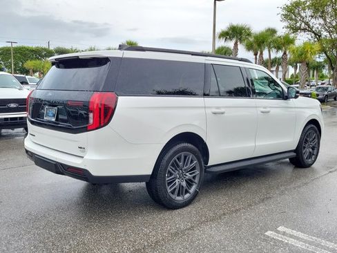 New 2026 Ford Expedition Max Platinum w/ Stealth Appearance Package AWD/4WD image 9