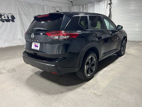 Used 2025 Nissan Rogue SV FWD image 7