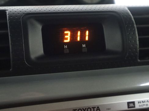 Used 2014 Toyota FJ Cruiser 4WD w/ Upgrade Package image 36