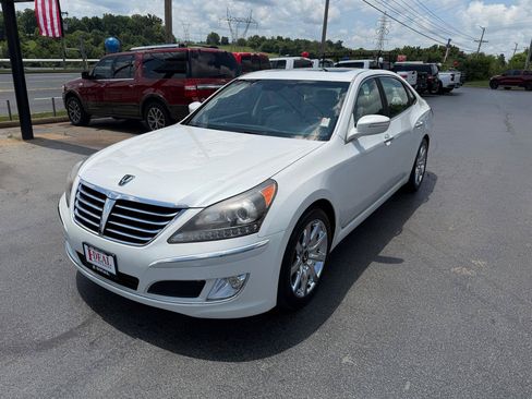 Used 2012 Hyundai Equus Signature RWD image 8