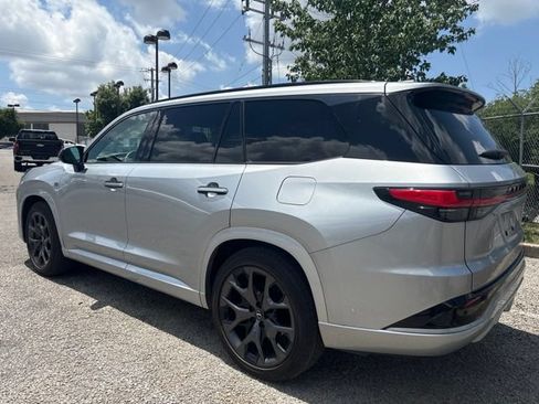 Used 2025 Lexus TX 500h AWD w/ Technology Package image 3