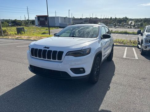 Used 2023 Jeep Cherokee Altitude Lux AWD/4WD image 5