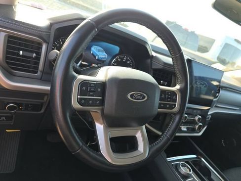 Used 2024 Ford Expedition XLT AWD/4WD image 4