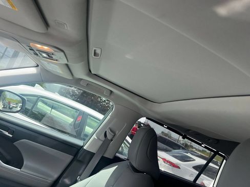 Certified 2020 Toyota Highlander XLE FWD image 11