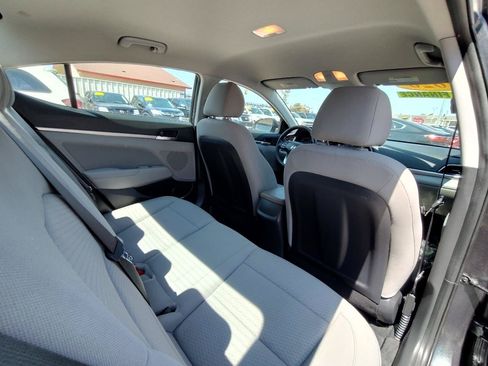 Used 2020 Hyundai Elantra SEL FWD image 34