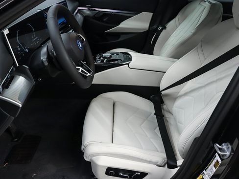 New 2027 BMW i5 M60 w/ M Sport Package RWD image 17