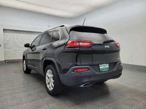 Used 2018 Jeep Cherokee Latitude w/ Safety Group image 5