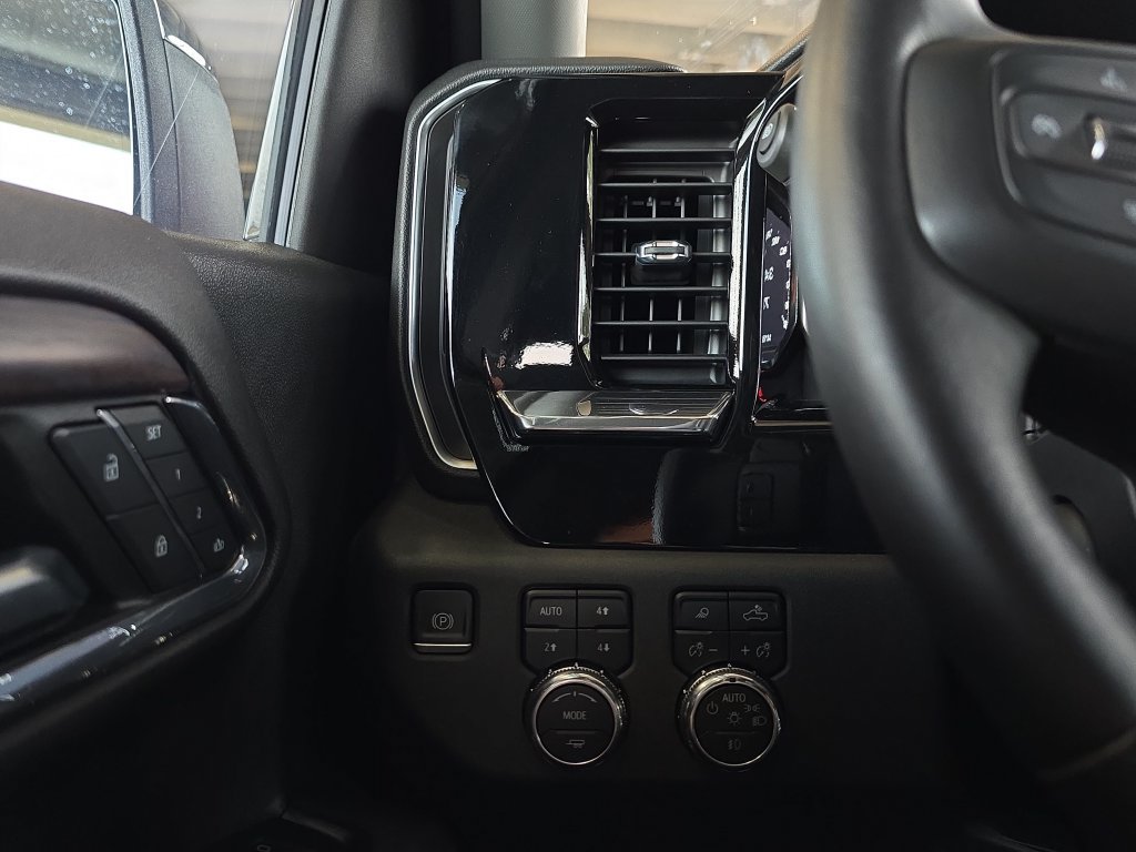 Used 2023 GMC Sierra 1500 SLT w/ SLT Premium Package AWD/4WD image 29