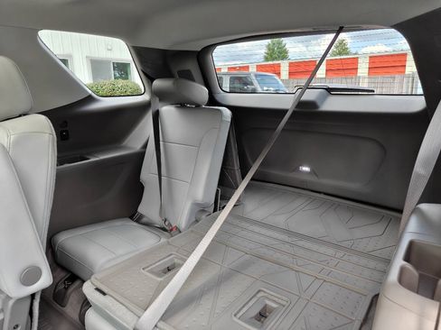 Used 2019 Chevrolet Traverse Premier w/ Driver Confidence II Package FWD image 18