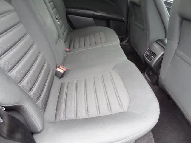 Used 2019 Ford Fusion SE FWD image 8