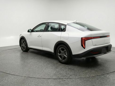 Used 2025 Kia K4 FWD image 6