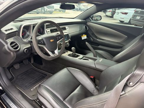 Used 2013 Chevrolet Camaro SS w/ SS Performance Package RWD image 5