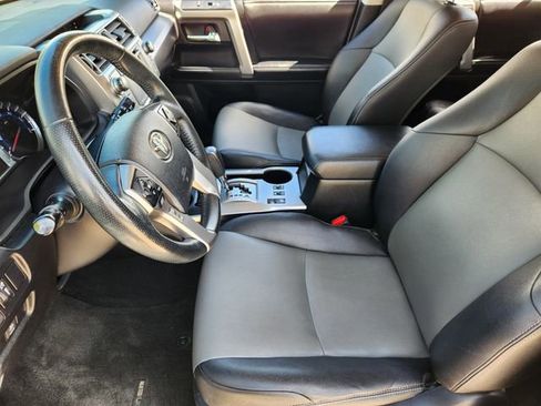 Used 2014 Toyota 4Runner SR5 Premium image 13