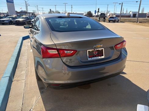 Used 2018 Chevrolet Malibu LT image 13