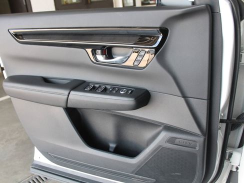 Used 2025 Honda CR-V EX-L image 13