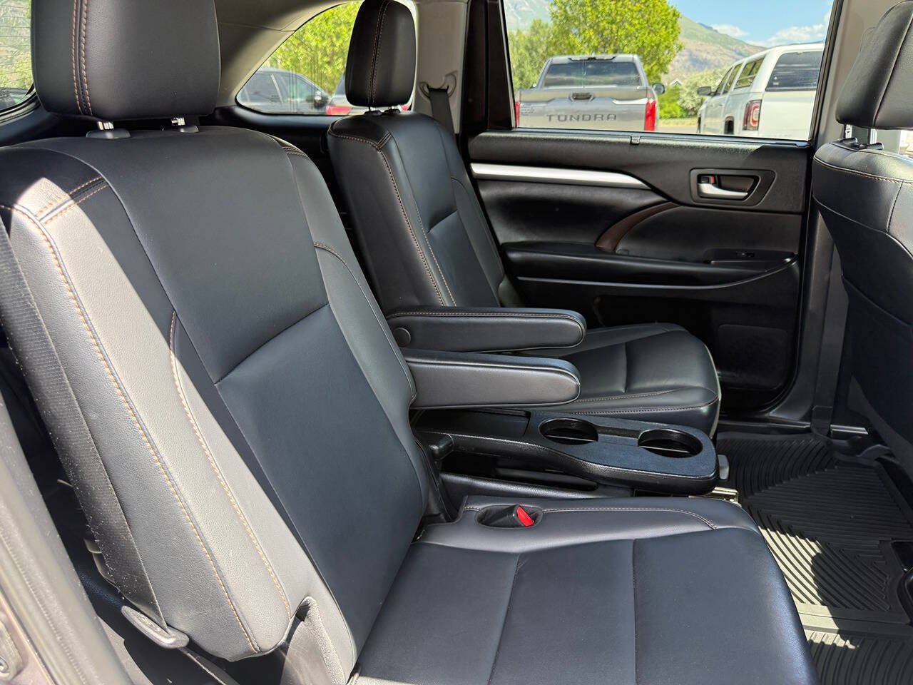 Used 2019 Toyota Highlander XLE AWD/4WD image 26