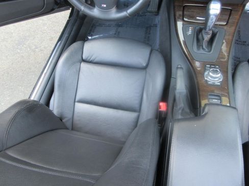 Used 2013 BMW 335i Convertible image 15