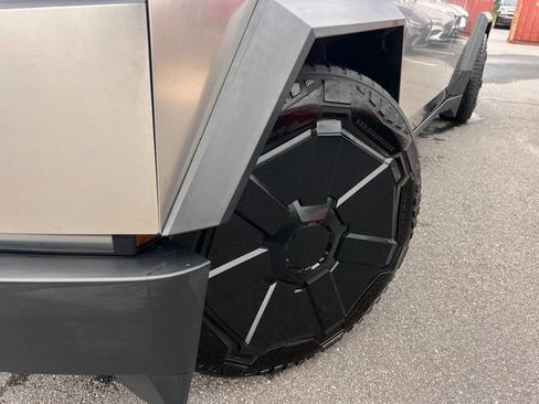 Used 2024 Tesla Cybertruck Cyberbeast AWD/4WD image 43