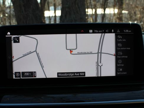 Used 2023 BMW 530i xDrive 530i xDrive w/ Premium Package image 18