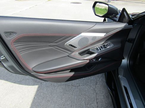 Used 2023 Chevrolet Corvette Z06 RWD image 11