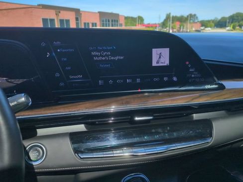 Used 2024 Cadillac Escalade Sport Platinum w/ LPO, ONYX Package AWD/4WD image 35