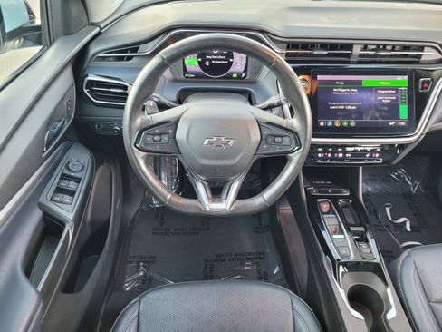 Used 2022 Chevrolet Bolt EUV Premier w/ Sun & Sound Package image 12