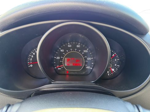 Used 2018 Kia Soul + FWD image 11
