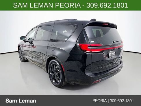 New 2027 Chrysler Pacifica Limited w/ Family Tech Group FWD image 5