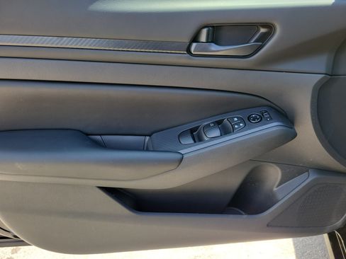 Certified 2025 Nissan Altima 2.5 S FWD image 24