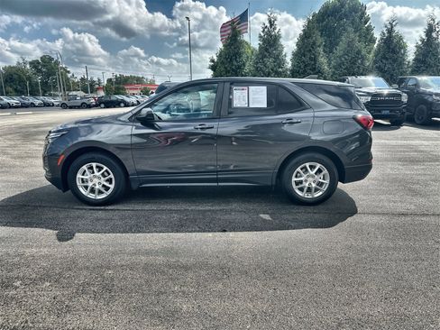 Used 2022 Chevrolet Equinox LS w/ LS Convenience Package image 5