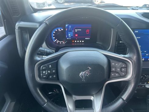 Used 2023 Ford Bronco Outer Banks w/ Sasquatch Package AWD/4WD image 18