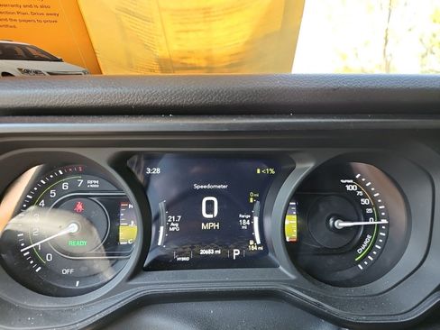 Used 2024 Jeep Wrangler Unlimited AWD/4WD image 22