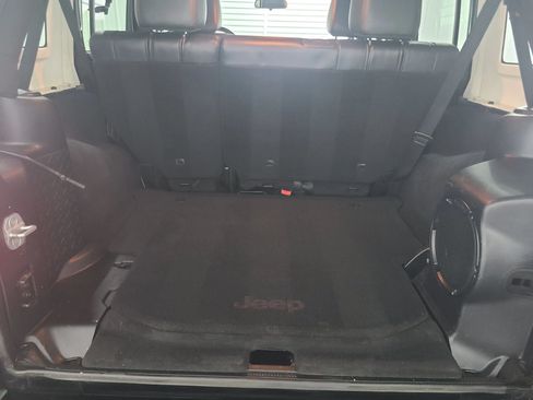 Used 2012 Jeep Wrangler Unlimited Sahara AWD/4WD image 40