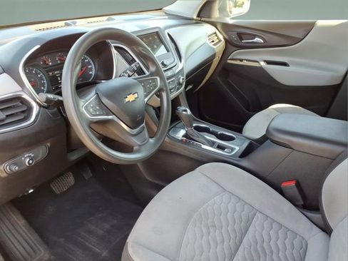 Used 2019 Chevrolet Equinox LS FWD image 13