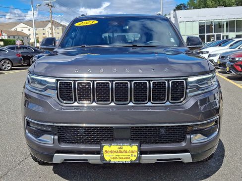 Used 2023 Jeep Wagoneer L Series II image 2