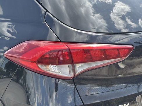 Used 2016 Hyundai Tucson SE w/ Option Group 02 FWD image 6