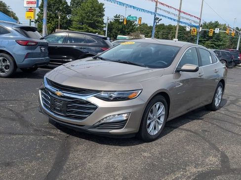 Used 2025 Chevrolet Malibu LT FWD image 3