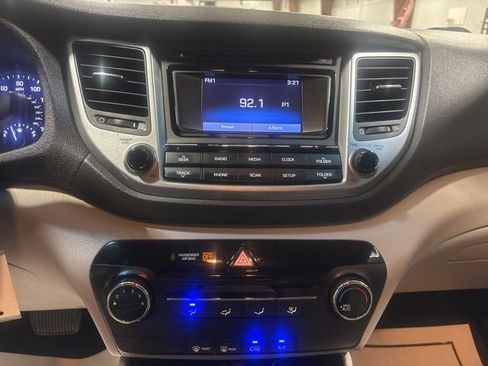 Used 2018 Hyundai Tucson SE image 20