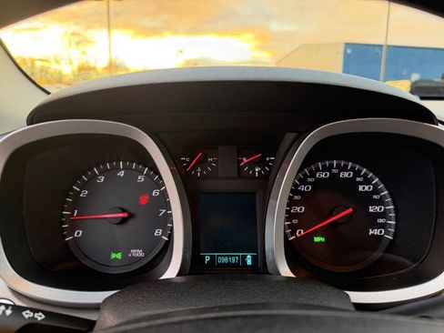 Used 2011 Chevrolet Equinox LT w/ Driver Convenience Package image 22