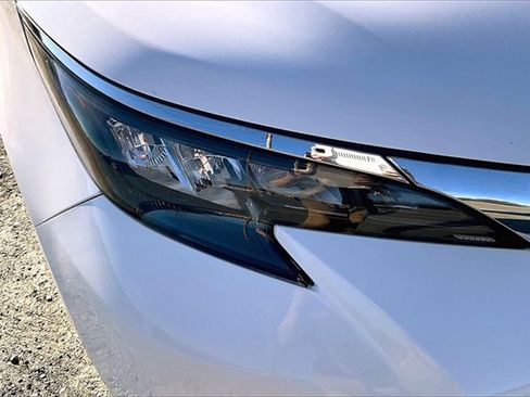 Used 2024 Toyota Sienna LE image 29