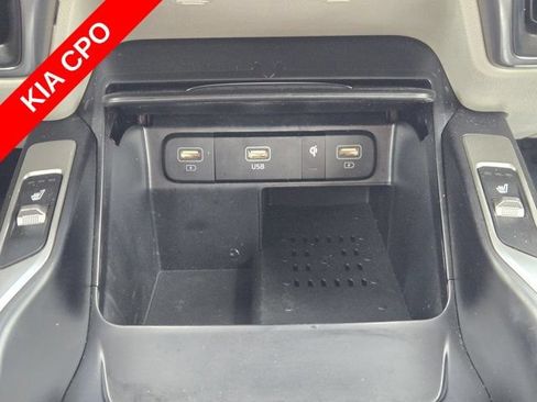 Certified 2023 Kia Sorento EX w/ Panoramic Sunroof Package FWD image 18