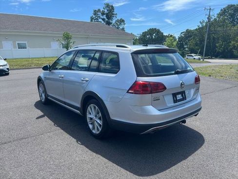 Used 2017 Volkswagen Golf Alltrack S AWD/4WD image 3
